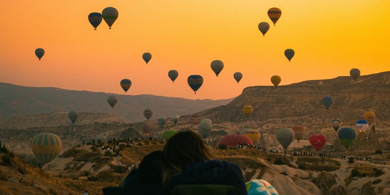 العثور على أفضل منطاد الهواء الساخن في تركيا كابادوكيا