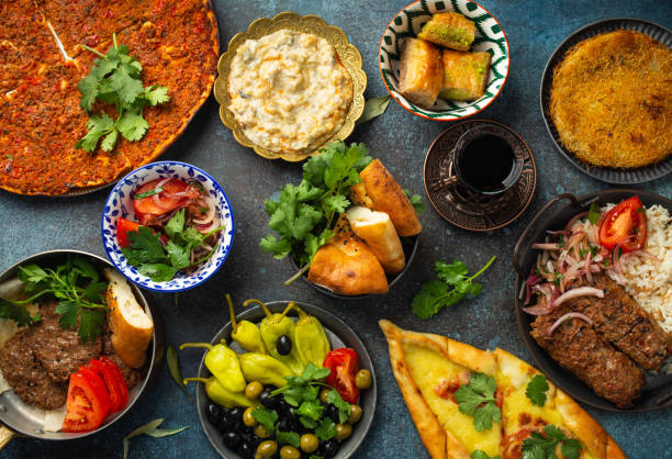 Disfrute de una cena turca junto al Mediterráneo